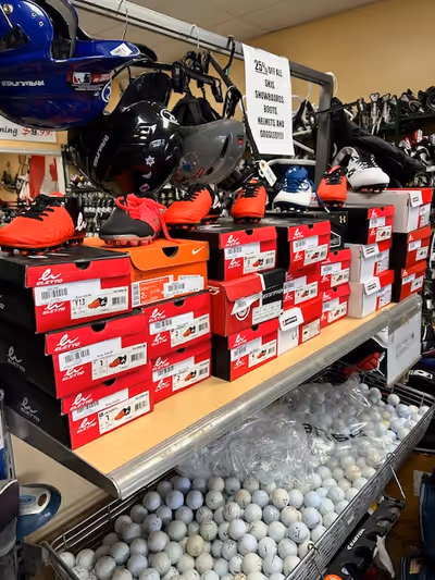 THOUSANDS OF GOLF BALLS!!!!!!!!6.99 PER DOZEN COME ON IN..TUESDAY TO SUNDAY!! SKATES/SOCCER/INLINES/...