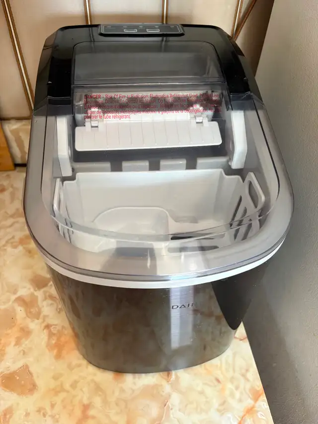 Frigidaire Ice Maker Machine | Freezers | Markham / York Region | Free ...