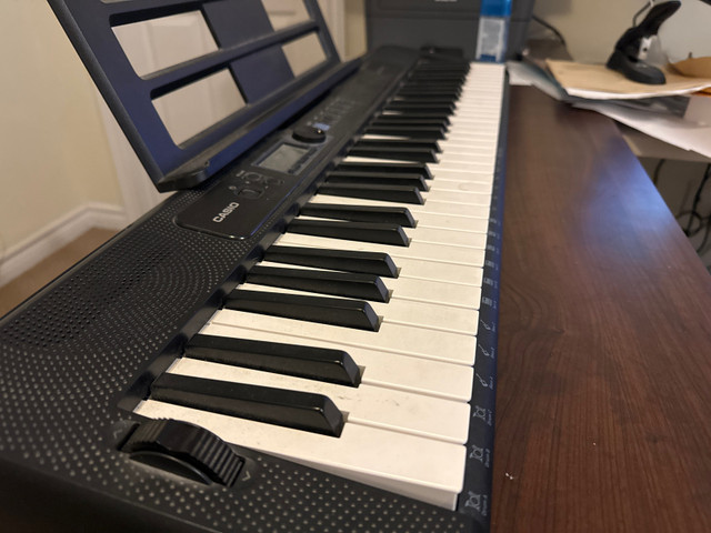 Piano keyboard  in General Electronics in Ottawa - Image 2