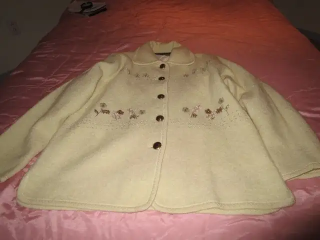 Manteau de laine bouilli Scazzi Milano  large presque neuf !!!!! in Women's - Tops & Outerwear in City of Montréal - Image 2
