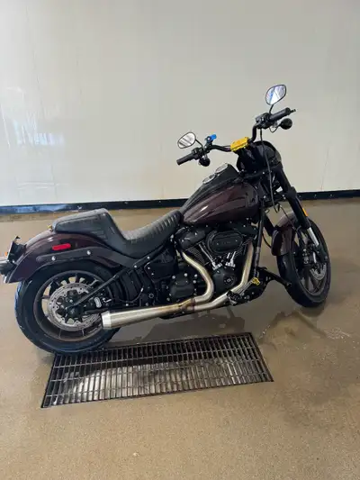 2021 Low rider S. Lots of addons 11800km. Well taken care of. All fluids always changed on intervals...