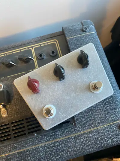 Watch Video - Fuzz Face + Treble Booster 2 in 1 guitar pedal, View more