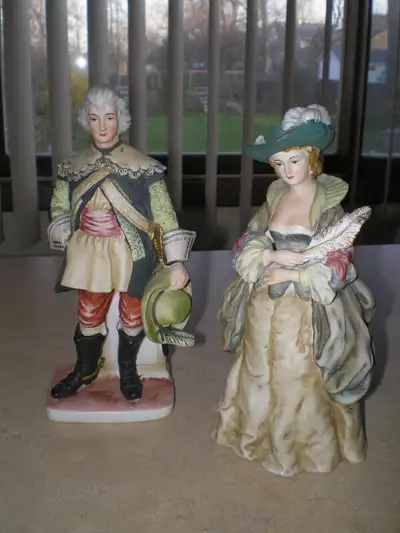 ~ VINTAGE L' AMOUR COLONIAL FIGURINES ~, View more