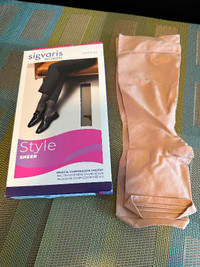 Women’s knee high sheer compression hosiery