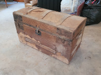 1890's Steamer Trunk / Treasure Chest movie film prop