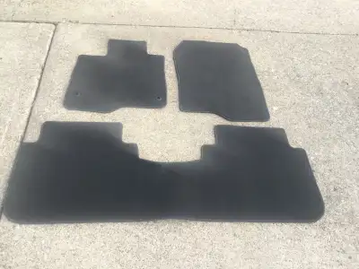 Honda cloth floor Mats, NEW taken from 2026 CRV..will fit from 2023 to 2026..Price Firm