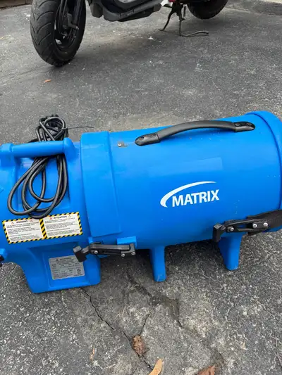 Matrix Souffleur à air 8" avec conduit de 25' et contenant eb538, View more