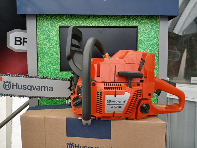 Husqvarna 372XP Chainsaw in Power Tools in Ottawa
