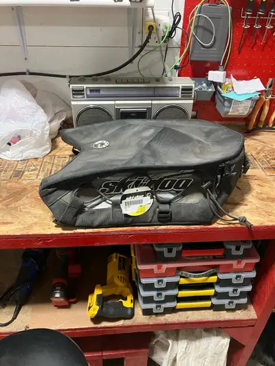 Brand new ski doo tunnel bag , has instructions , missing the mounting straps
