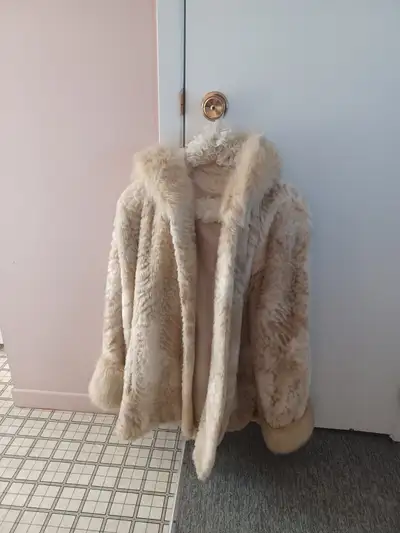 Manteau simili fourrure, View more