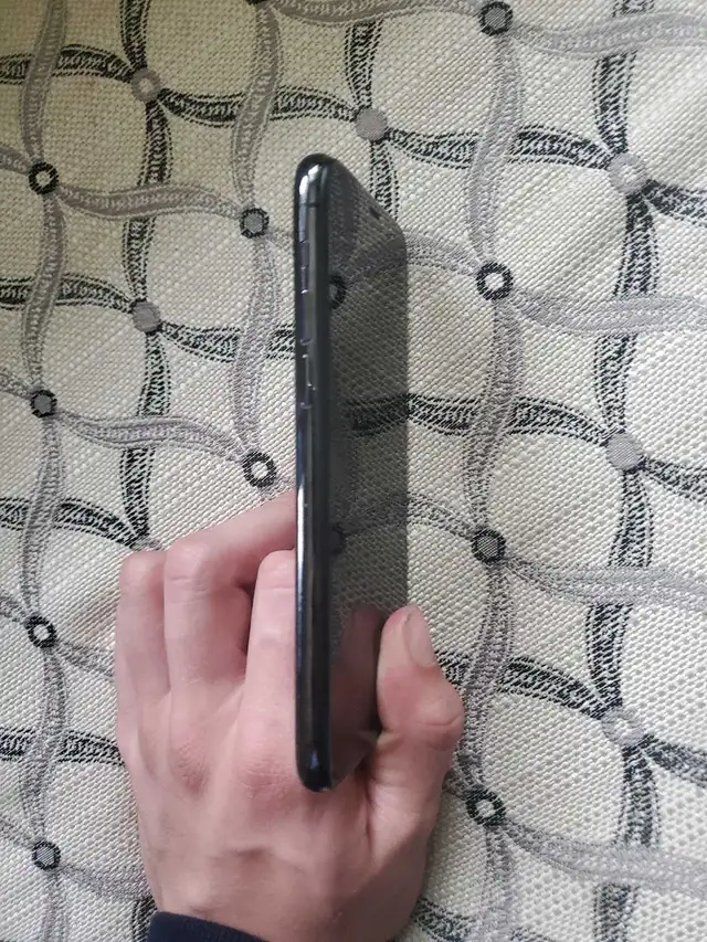 Non turning on Iphone 11 pro in Cell Phones in St. Catharines - Image 5