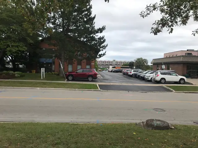 Medical/Healthcare/Wellness clinic space to share/rent. in Commercial & Office Space for Rent in Oakville / Halton Region - Image 3