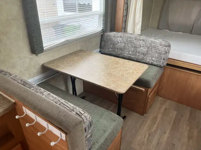 2008 Kodiak Scamper Trailer in Travel Trailers & Campers in Kingston - Image 5