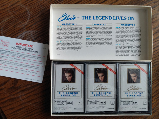 Vintage sealed Elvis, Tony Bennett, Pat Boone, and Johnny Cash. in Arts & Collectibles in Renfrew - Image 4