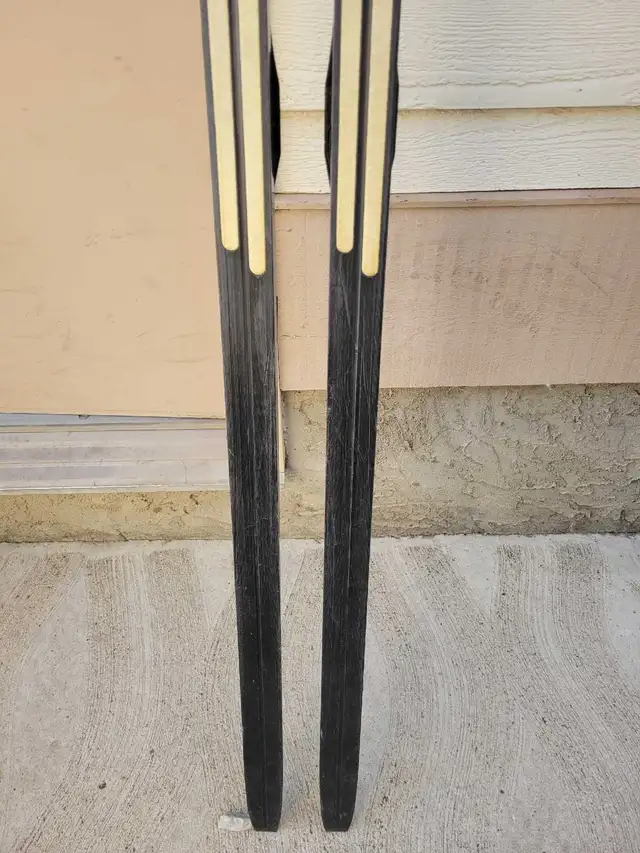 Fischer XC Twin Skin Sport 199cm Nordic ski with IFP bindings in Ski in Calgary - Image 9