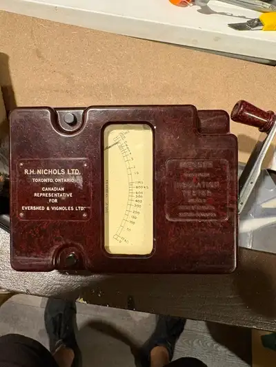 Testeur d'isolement Megger pour électricien, View more