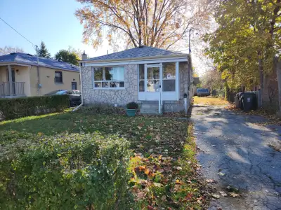 3 Bedroom 1 Bath House (Upper Floor) near GO!