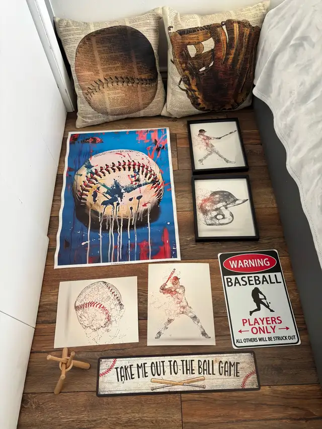 baseball room decor in Home Décor & Accents in Trenton - Image 2