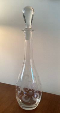 Clear Glass Wine Whiskey Decanter with Etched Floral Design