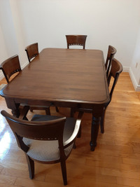Elegant Cherry Wood Dining Room Table and Chairs