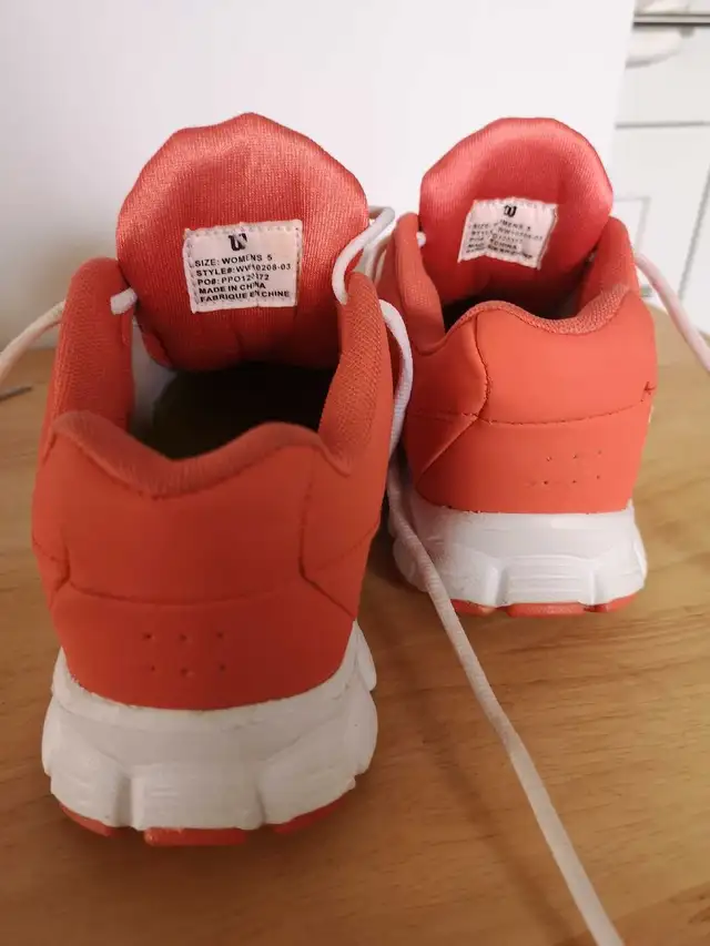 Women's Size 5 Wilson XT 3.0 Tennis / Raquetball / Running Shoes in Women's - Shoes in Grand Bend - Image 7