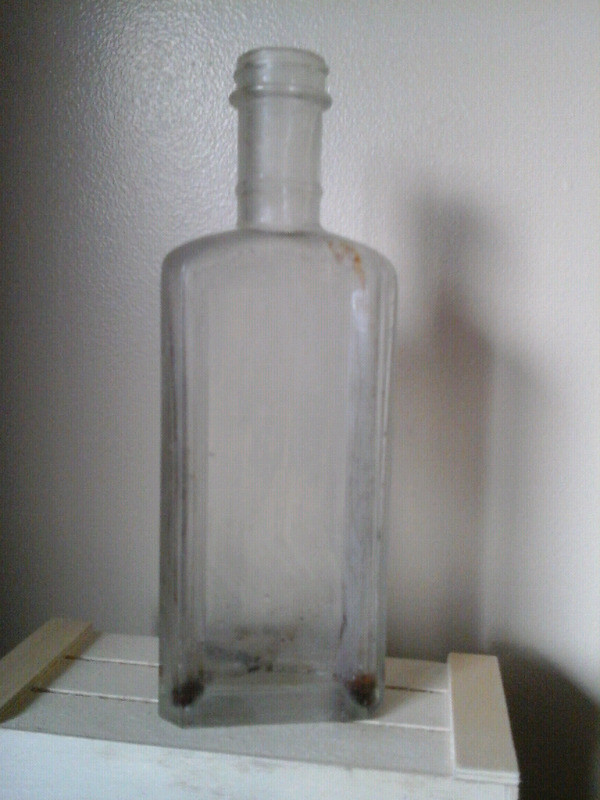 Bottle, Antique in Arts & Collectibles in Lethbridge