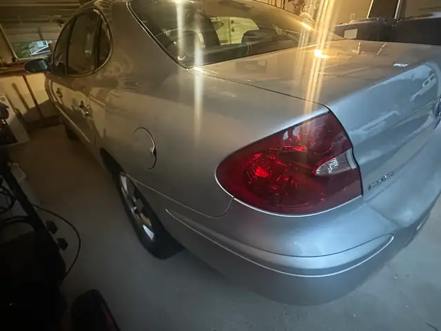 2005 Buick Allure - Battery is dead589628625933445124