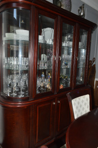 Gorgeous Vintage Cherry Wood Dining Room Hutch/China Cabinet!!!