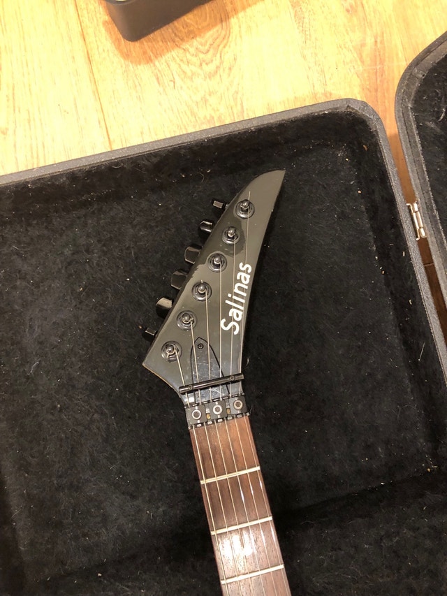 Kramer guitar with the hard case Guitars Oakville / Halton Region