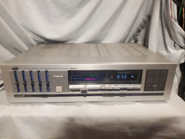 vintage JVC receiver model R-X44 in Stereo Systems & Home Theatre in Mississauga / Peel Region - Image 2