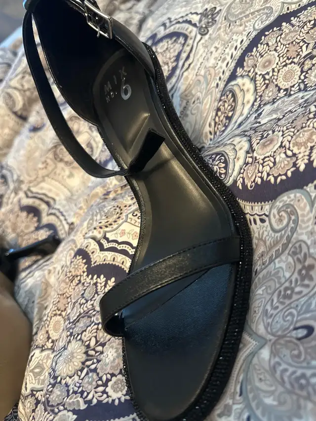 Mix No. 6 High heels in Women's - Shoes in Oakville / Halton Region - Image 5