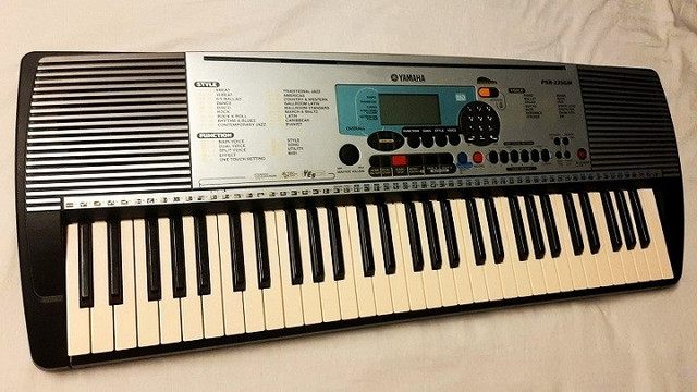 YAMAHA PSR 225, M-Audio in Pianos & Keyboards in City of Toronto