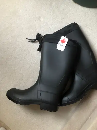 Brand new rubber boots size 8M, View more