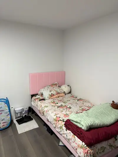 1 private basement bedroom available MALTON MISSISSAUGA ABOVE GROUND $2000 + 50% utilities shared be...