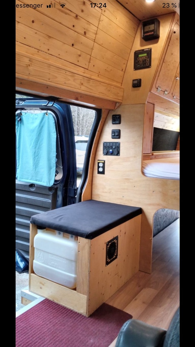 GMC Savana 3500 — photo 4