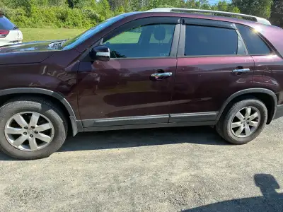 2012 Kia Sorento for sale -180 000 km -MVI valid until June 2027 -Comes with winter tires on steel r...