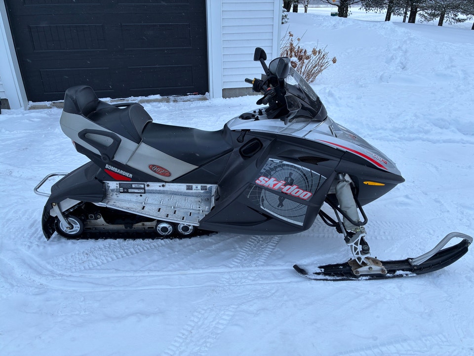 MXZ 600 James Bond Snowmobiles Granby Free local classifieds Kijiji