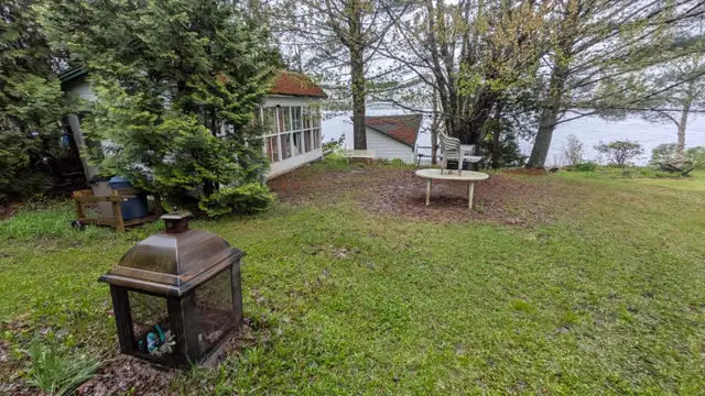 Lakeside cottage in Eastern Townships for rent in Quebec in Canada - Image 8