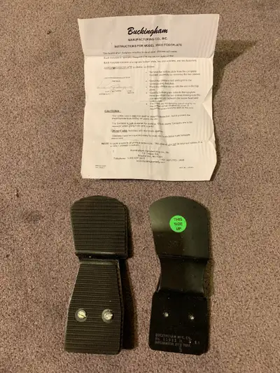 Plaquette de pied de grimpette neuve, View more