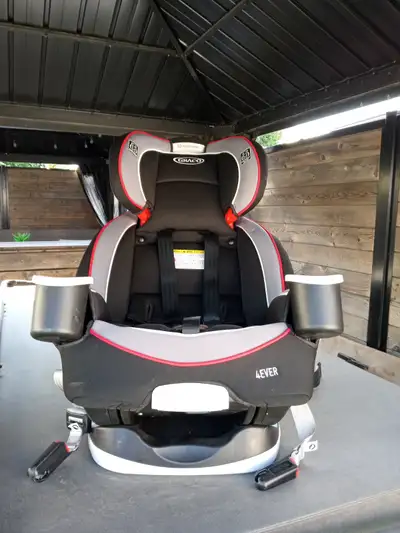 Siege enfant Graco 4ever Tres peu servi (Grand Parent) 200 $, View more