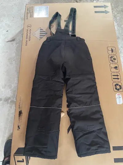 used stormpack sunice youth snowpants. used but good condition. size 10