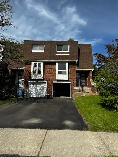 This house can be purchased conventionally or with a vendor financed mortgage at 4.5% with 23% down!...