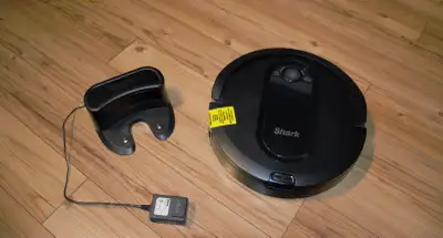Aspirateur robot Shark IQ, View more