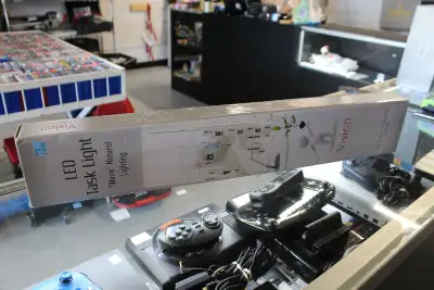 Vision VLED530 "Warm" Task Light (#8939), View more