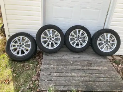 Bought new last year, used for half season, maybe a couple 1000 KMs on them. Motormaster 205 60 16 a...