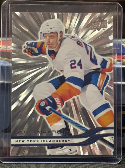 3.00$ 0B0!!!! 25/26 Upper Deck Series 2 Scott Mayfield #363 Silver Outburst Comes in sleeve and Top...