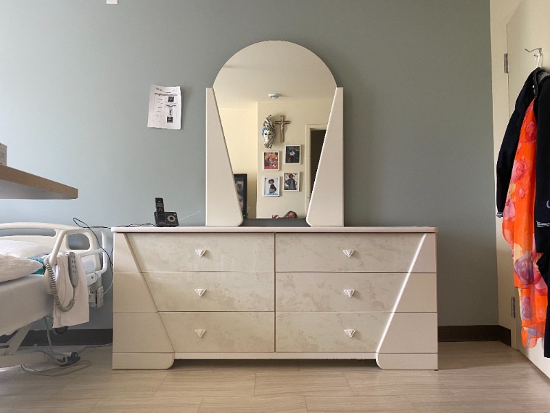 Commode 6 tiroirs à donner Commodes et armoires Laval/Rive Nord Kijiji