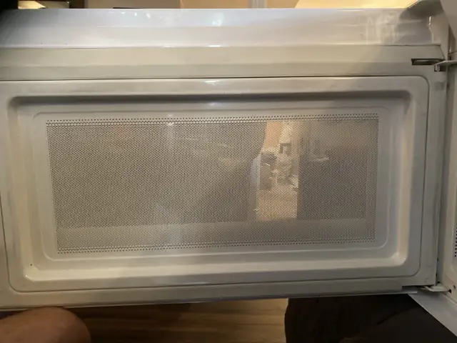 GE  Over range White Microwave in Microwaves & Cookers in Oshawa / Durham Region - Image 5