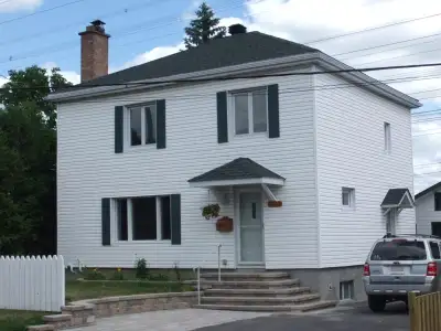 2 Bedroom Bsmt Apt - ALL INCLUSIVE - Walkley / Bank / South Keys