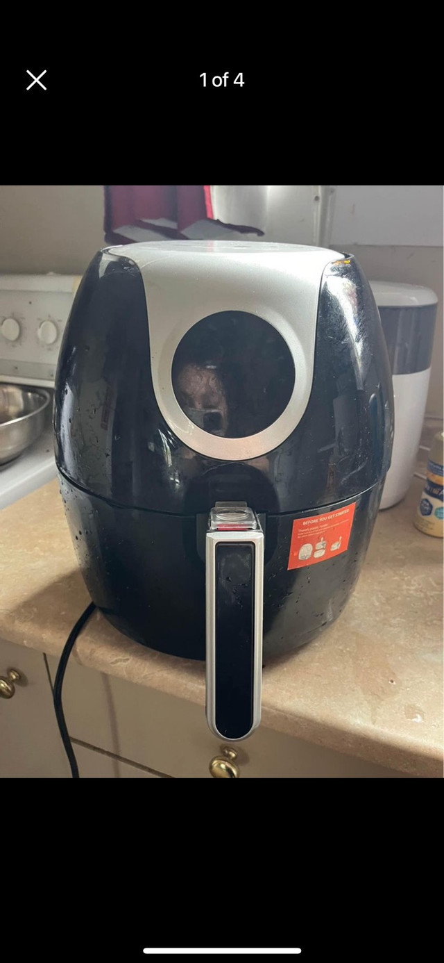 Insignia Air fryer $50 in Microwaves & Cookers in Victoria